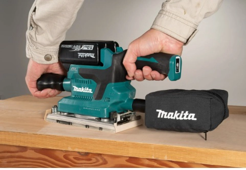 LIJADORA ORBITAL INALAMBRICA 93X185MM AWS MAKITA DBO381Z COLOR GRIS OSCURO - 3