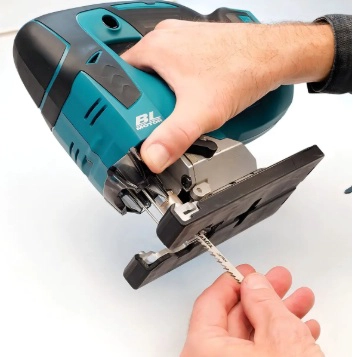 SIERRA CALADORA 18V BRUSHLESS 135 MM (5 AH) MAKITA DJV182 - 5