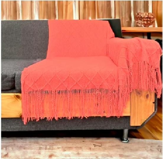 MANTA DECORATIVA TEJIDA PARA SILLÓN, PIECERA O CAMA COLOR CORAL - 2