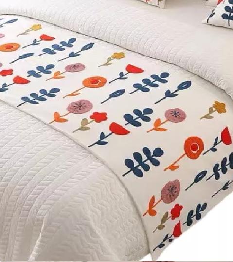 PIECERA BORDADA PARA CAMA SIN FUNDAS DE COJÍN DISEÑO 2 COLOR CREMA - 2