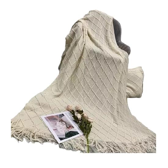 MANTA DECORATIVA TEJIDA PARA SILLÓN, PIECERA O CAMA COLOR CREMA - 1