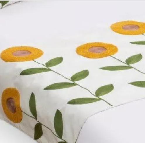 PIECERA BORDADA + 2 FUNDAS DE COJÍN DISEÑO FLORAL 8 COLOR BLANCO - 1