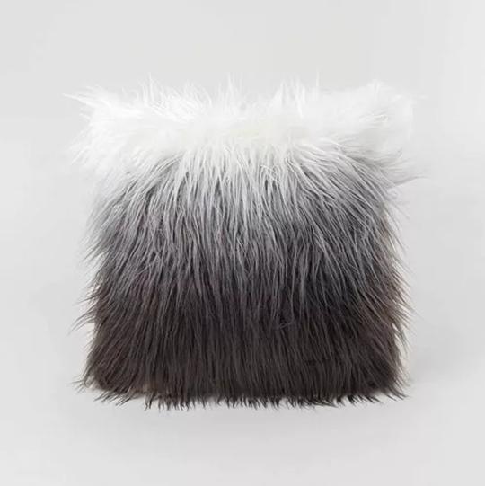 FUNDAS DE COJÍN PELUDITAS 45X45 CM COLOR GRIS CON BLANCO - 2