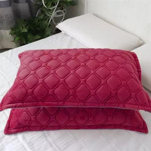 FUNDAS DE ALMOHADAS CON DISEÑO GAMUZA 50X75 CM COLOR ROJO - 2