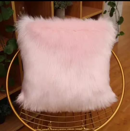 FUNDAS DE COJÍN PELUDITAS 45X45 CM COLOR ROSA - 2