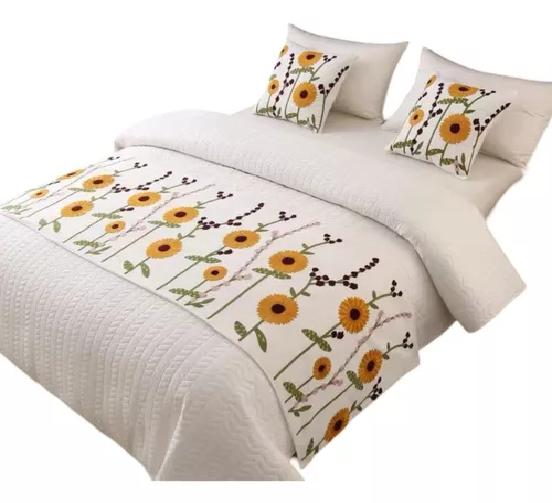PIECERA BORDADA PARA CAMA SIN FUNDAS DE COJÍN DISEÑO 8 COLOR CREMA - 1