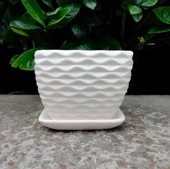 SET DE 3 MACETEROS CUADRADOS BLANCOS CON LÍNEAS CURVAS - 5