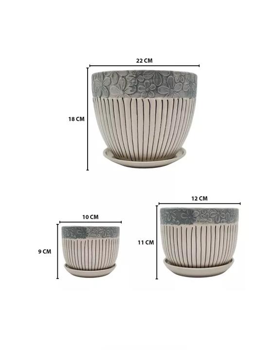 SET DE 3 MACETEROS CERÁMICA BLANCA CON FLORES Y LÍNEAS - 3