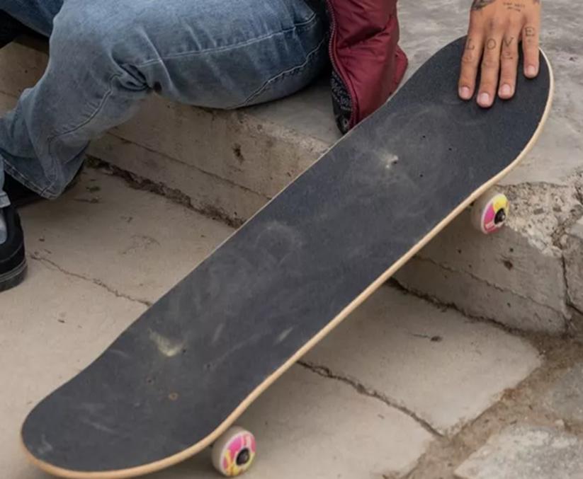 LIJA SKATE GRANO FINO ADHESIVA ANTIGLOBOS 33X9, NEGRO - 3