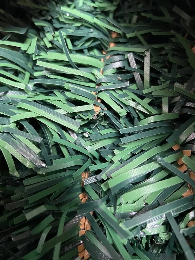 ARBOL DE NAVIDAD VERDE DE 210 CM CON PATAS DE METAL DE LUJO DE 1000 RAMAS - 2