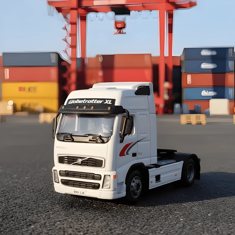CAMION VOLVO FH12 CAMA BAJA CON EXCAVADORA 1:87 CREMA - 4