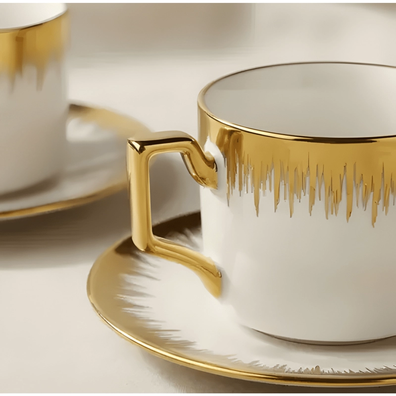 JUEGO DE 6 TAZAS DE TE  Y PORCELANA CON DETALLES DORADOS CAFE - 1