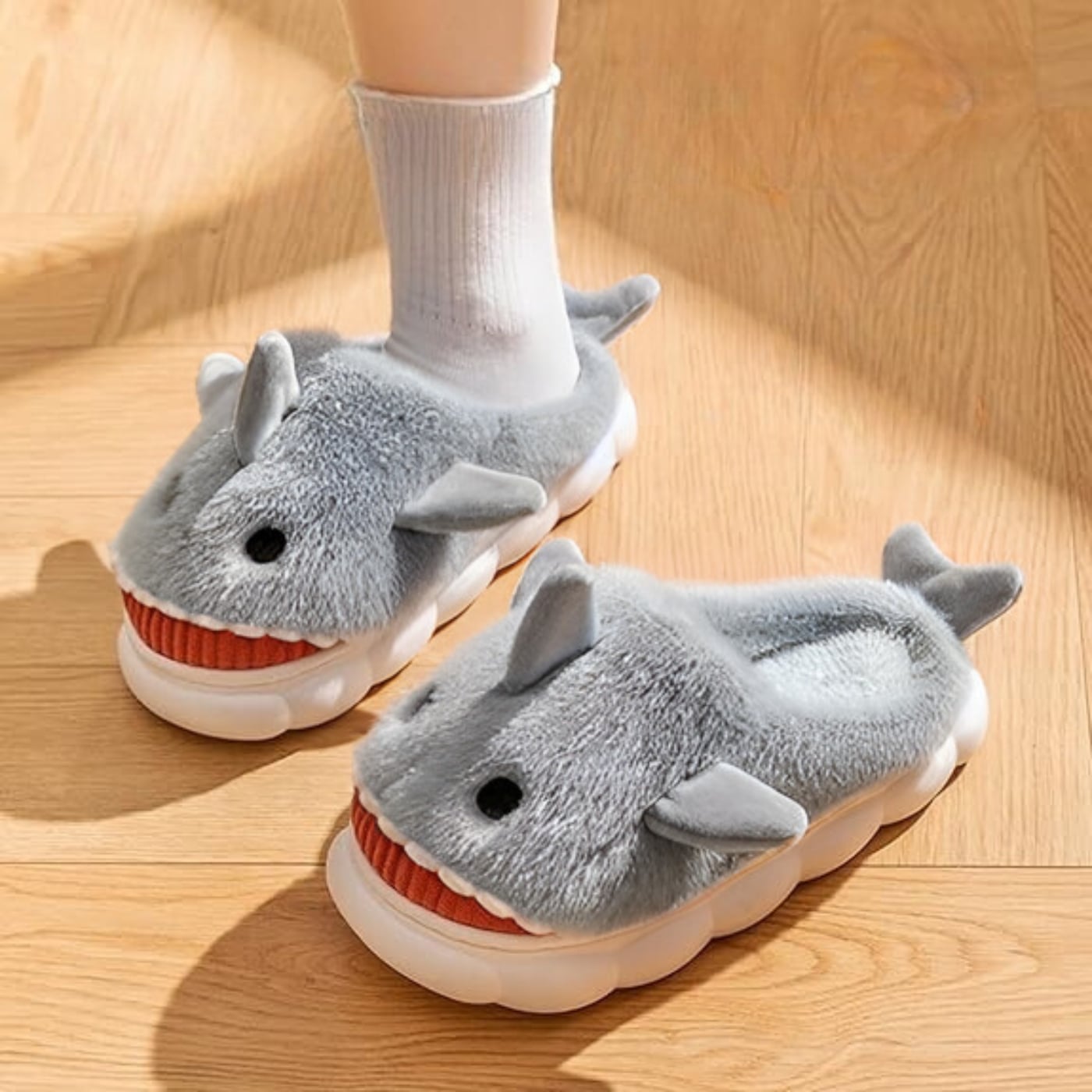 PANTUFLA ZAPATO DESCANSO NIÑOS DISEÑOS TIBURÓN SUELA CONFORTABLE 4245 - 1