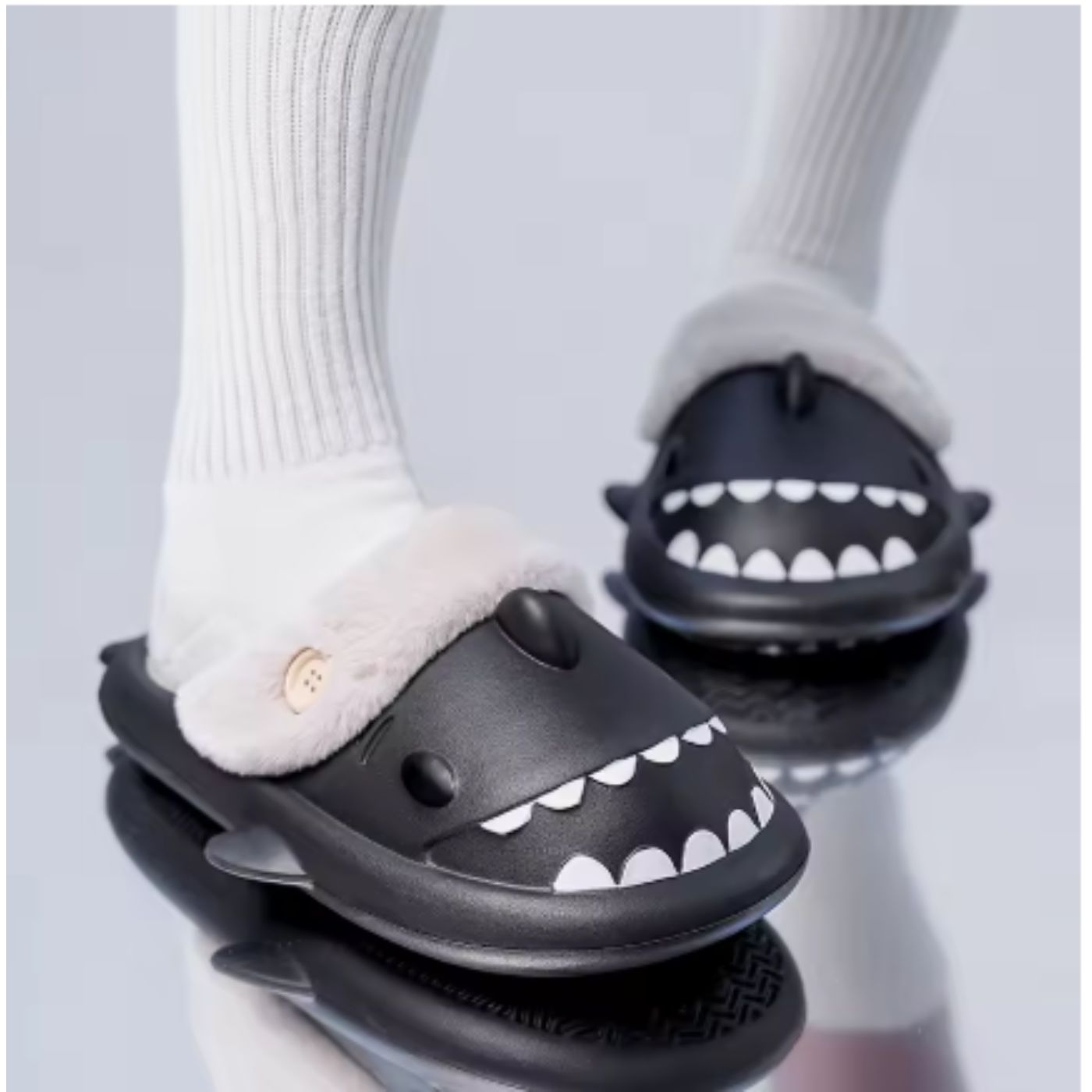 PANTUFLA ZAPATO DE DESCANSO DISEÑOS TIBURÓN FORRO PIEL TENDENCIA. 934 - 5