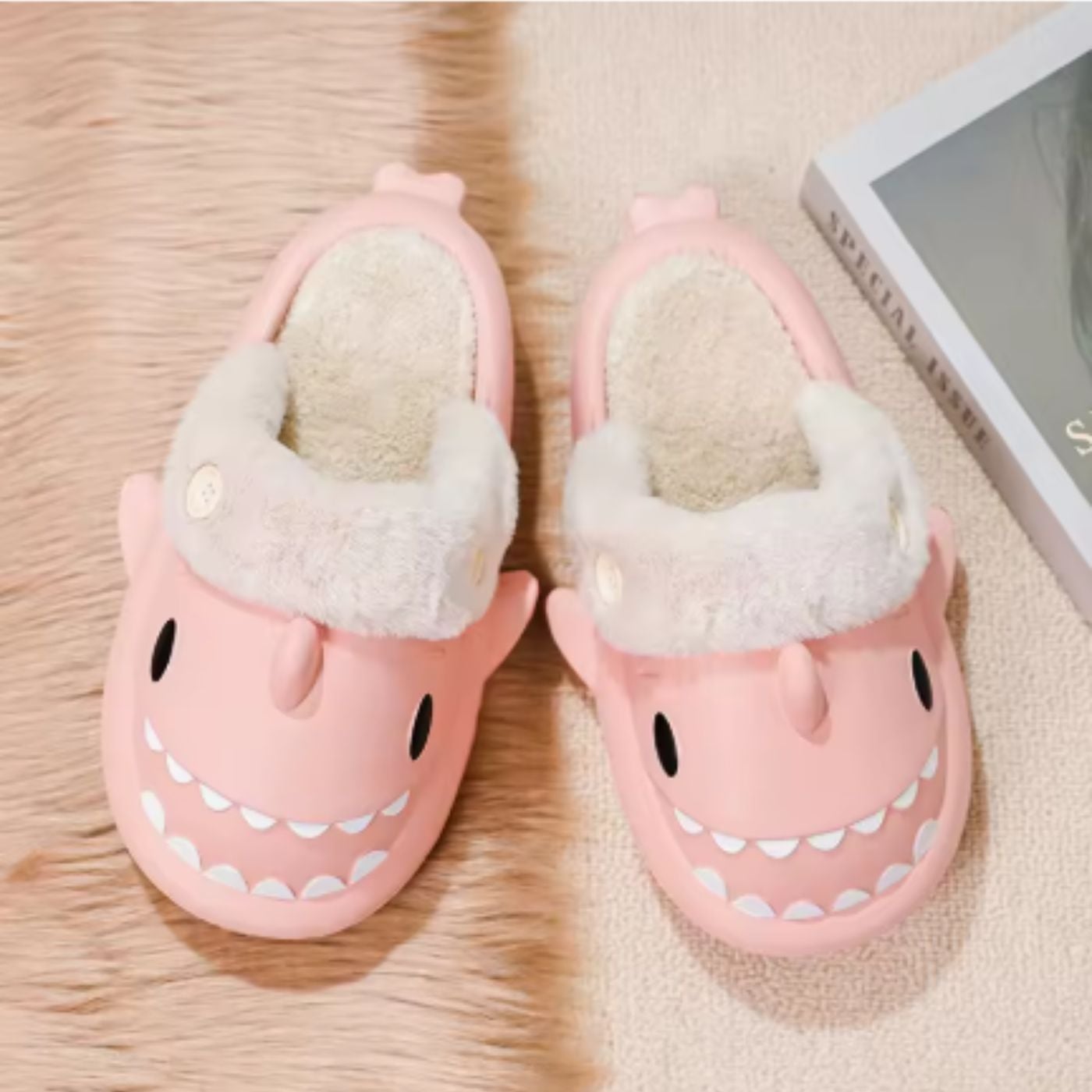 PANTUFLA ZAPATO DE DESCANSO DISEÑOS TIBURÓN FORRO PIEL TENDENCIA. 934 - 5