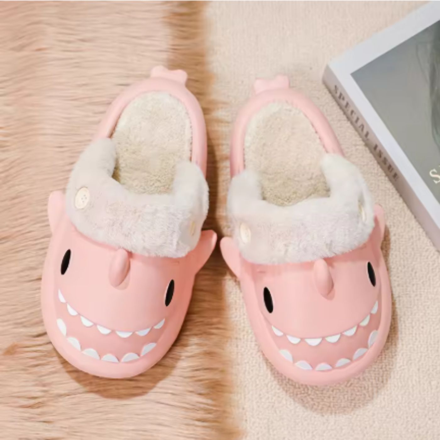 PANTUFLA ZAPATO DE DESCANSO DISEÑOS TIBURÓN FORRO PIEL TENDENCIA. 934 - 5