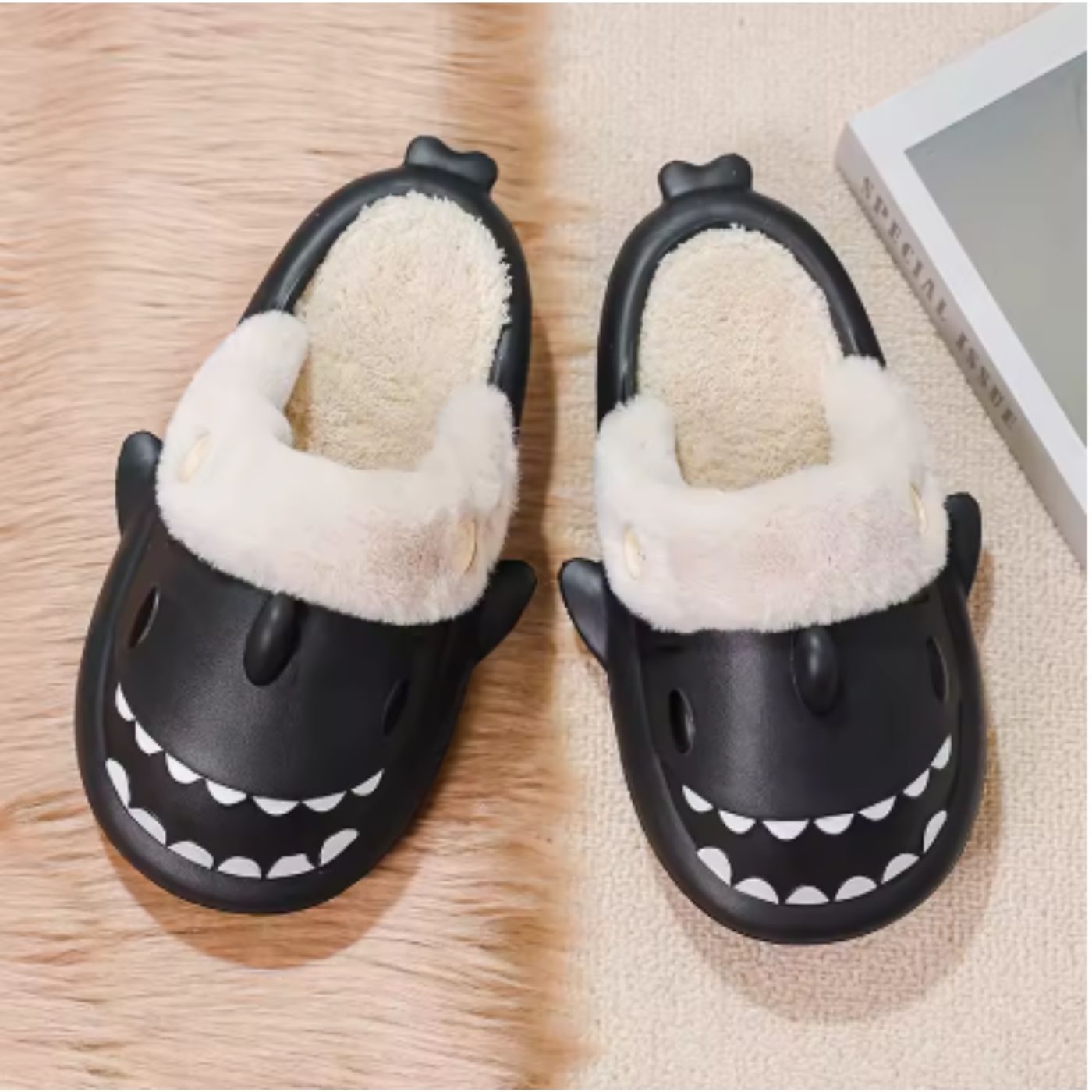 PANTUFLA ZAPATO DE DESCANSO DISEÑOS TIBURÓN FORRO PIEL TENDENCIA. 934 - 6