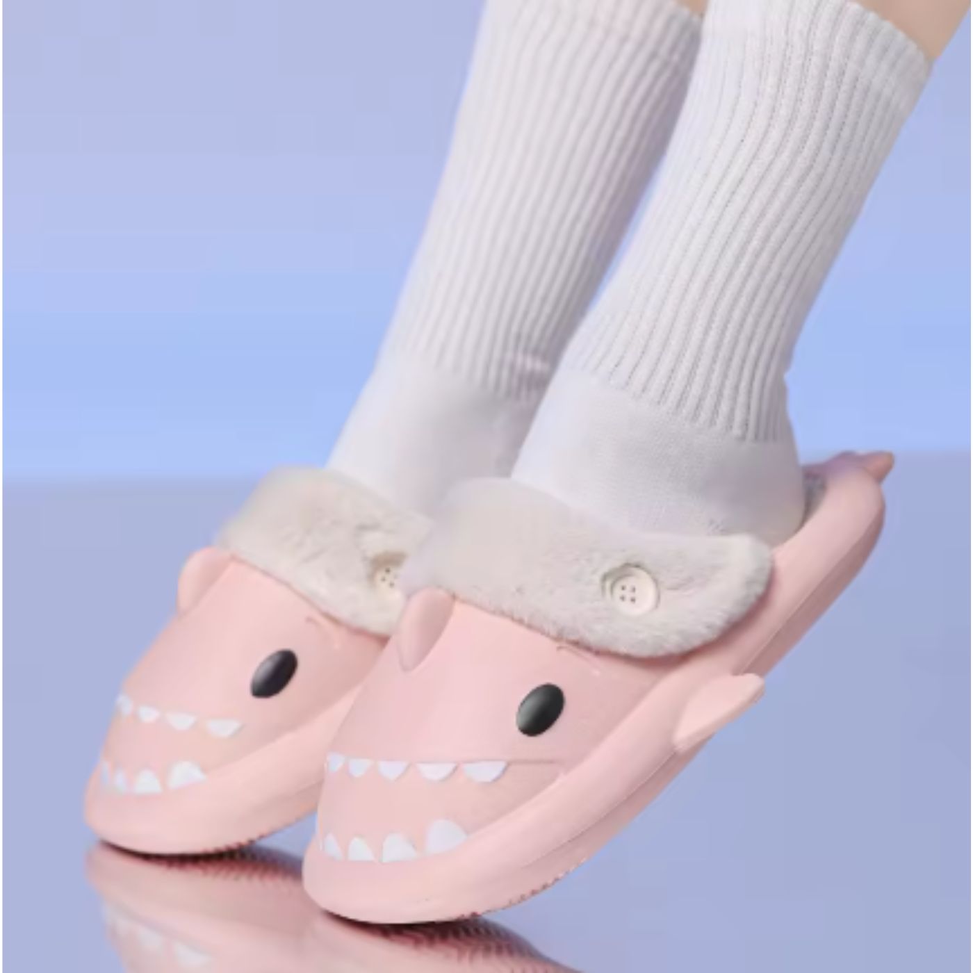 PANTUFLA ZAPATO DE DESCANSO DISEÑOS TIBURÓN FORRO PIEL TENDENCIA. 934 - 6