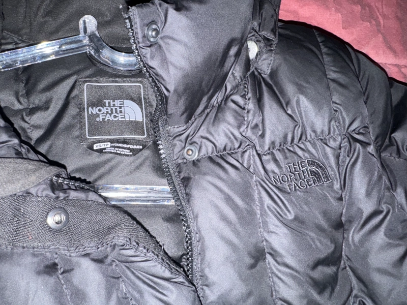PARKA THE NORTH FACE IMPERMEABLE LARGA CON GORRO NEGRA POCO USO - 4