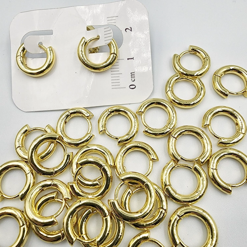 SET DE 6 PARES DE BASES DE AROS CON BAÑO DE ORO MODELOS 3 TAMAÑO TALLA UNICA HUGSOLO13MM - 1