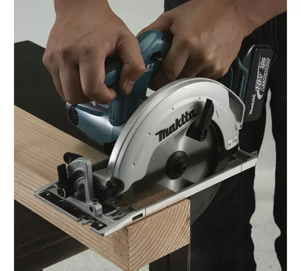 SIERRA CIRCULAR MAKITA INALÁMBRICA 18V DSS611Z 6 1/2 COLOR TURQUESA/NEGRO - SIN BATERÍA NI CARGADOR - 5