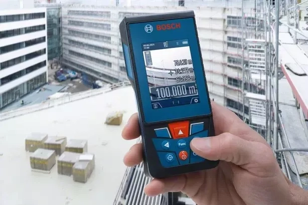 MEDIDOR LÁSER BOSCH GLM 100-25 C ALCANCE 100M CON BLUETOOTH - 2
