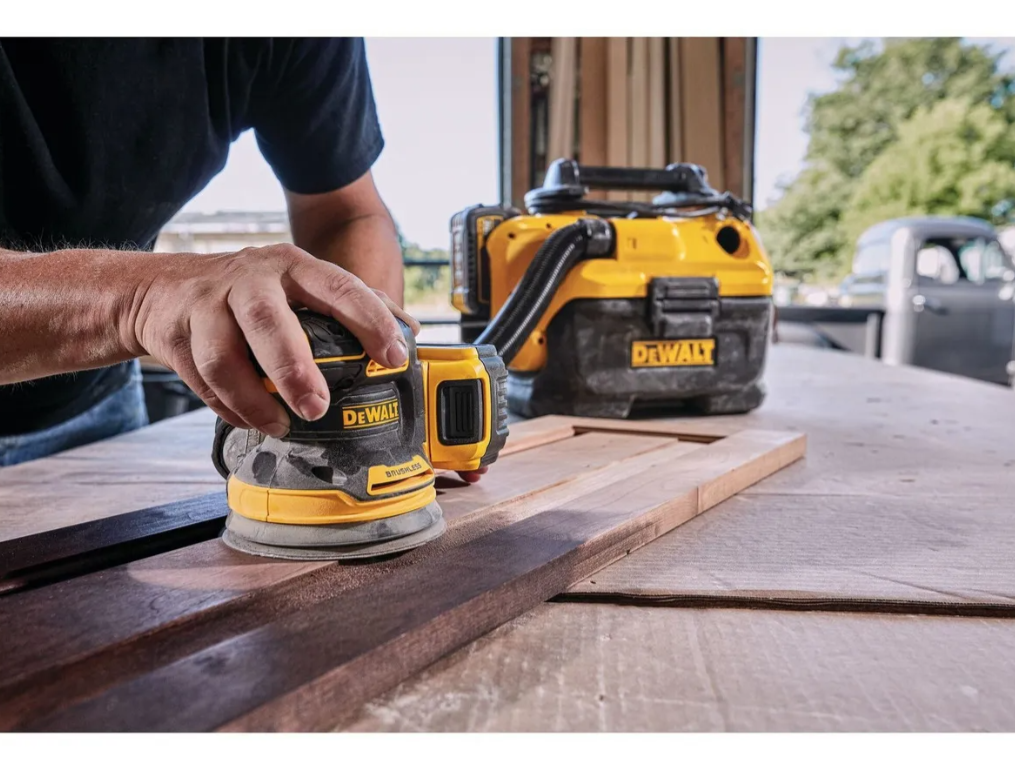 LIJADORA PROFESIONAL ROTO ORBITAL INALAMBRICA DEWALT DCW210 - 5
