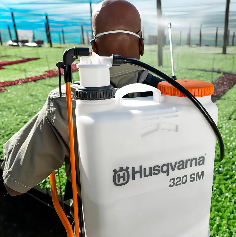 PULVERIZADOR MANUAL CON BOMBA DE RESPALDO HUSQVARNA DE 20L BLANCO - 3
