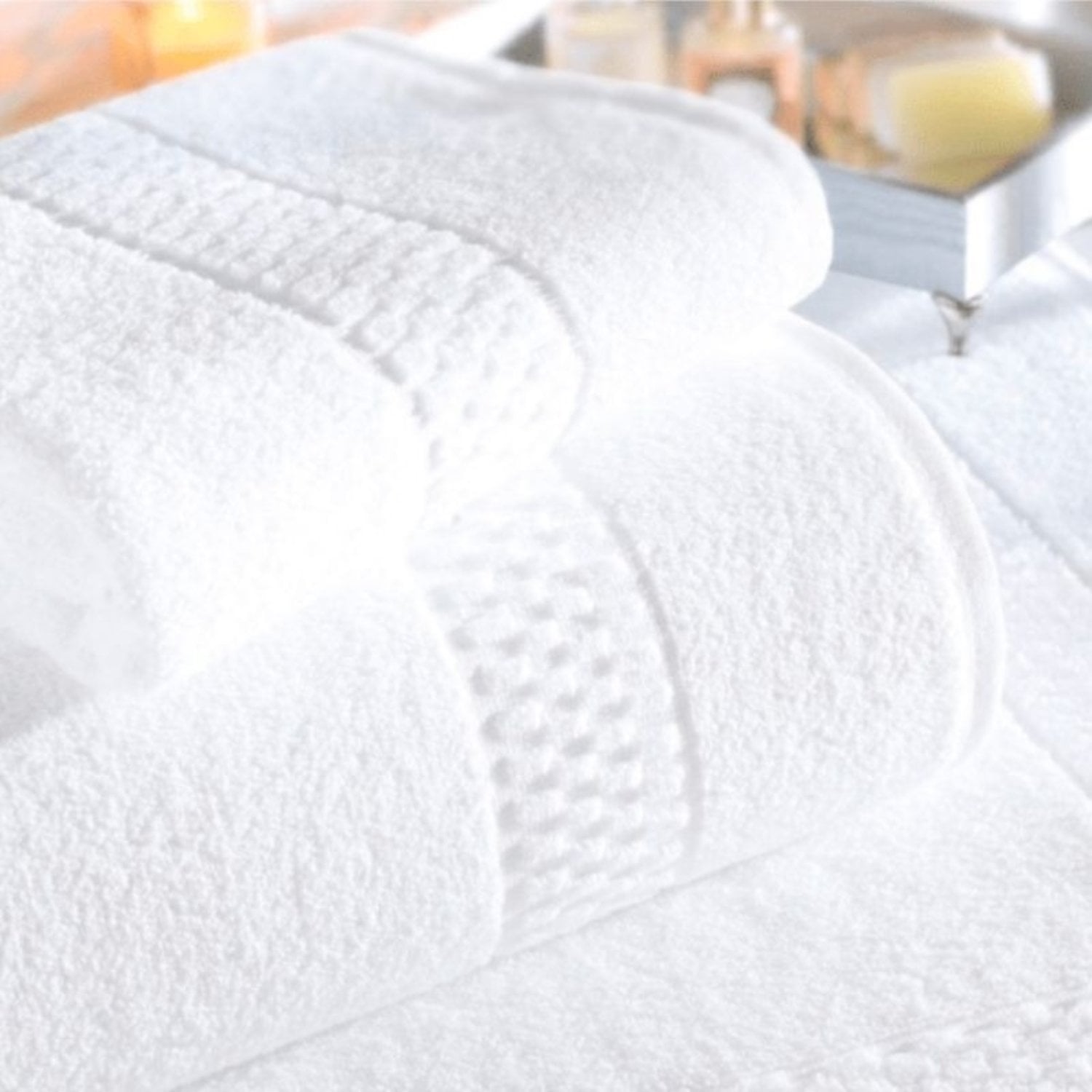 TOALLA DE MANO 500 GRS 45×90 CM / BLANCO – LOURDES - 1