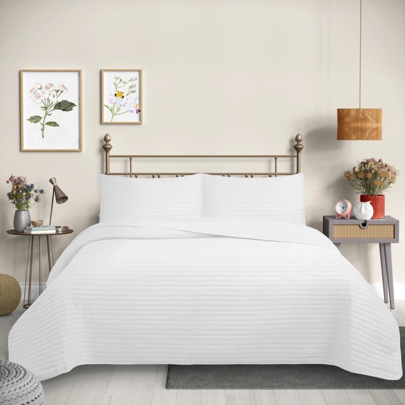 CUBRECAMA QUILT REVERSIBLE KING 250 X 240 CM COLOR BLANCO LINES COLLECTION MARTINE - 1
