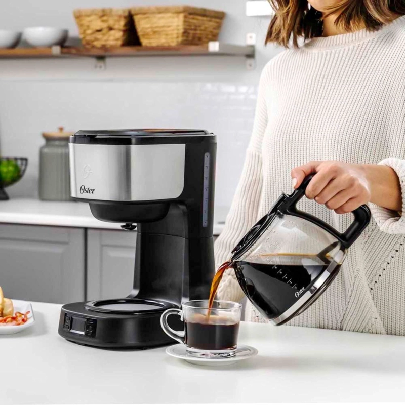CAFETERA PROGRAMABLE OSTER® 8 TAZAS EN ACERO INOXIDABLE BVSTDC10SS - 2