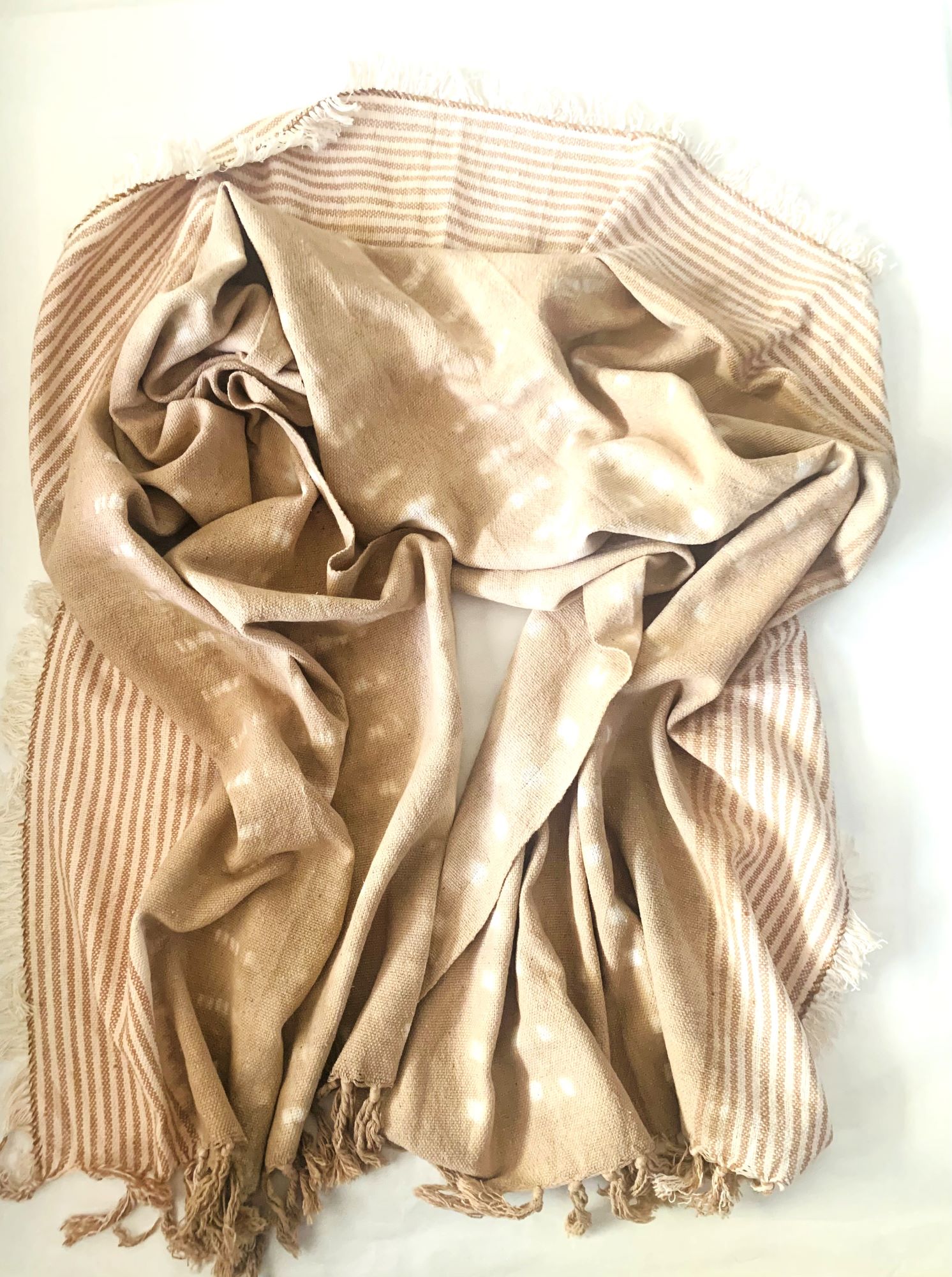 CHAL ALGODÓN GOIC DISEÑOS BEIGE HECHO A MANO DISEÑO EXCLUSIVO - 1