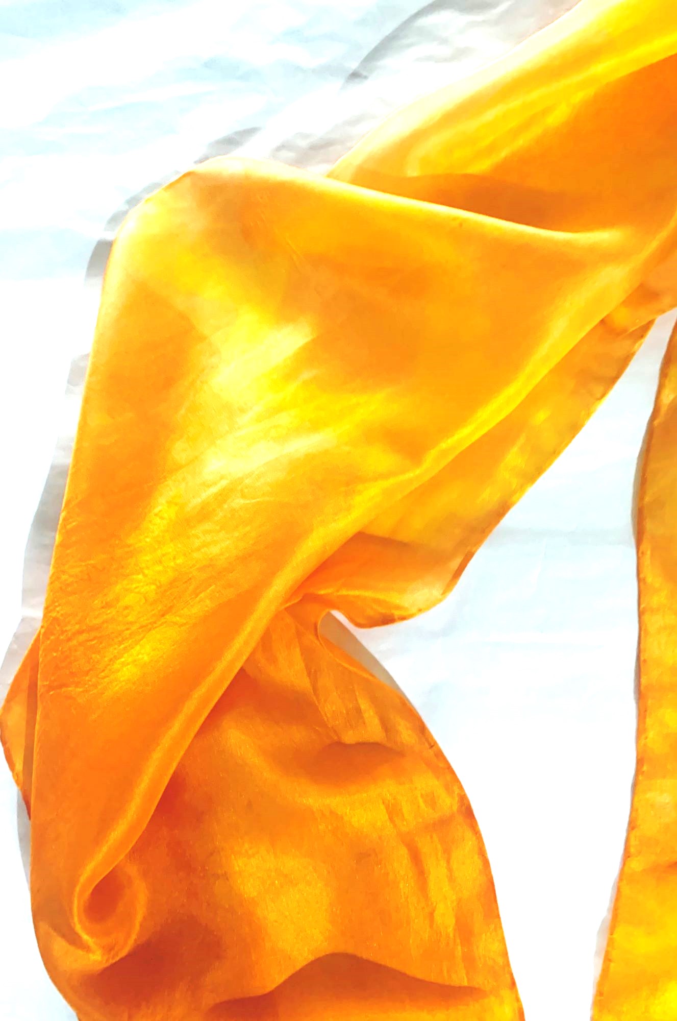 PAÑUELO SEDA GOIC DISEÑOS AMARILLO NATURALHECHO A MANO DISEÑO EXCLUSIVO - 2