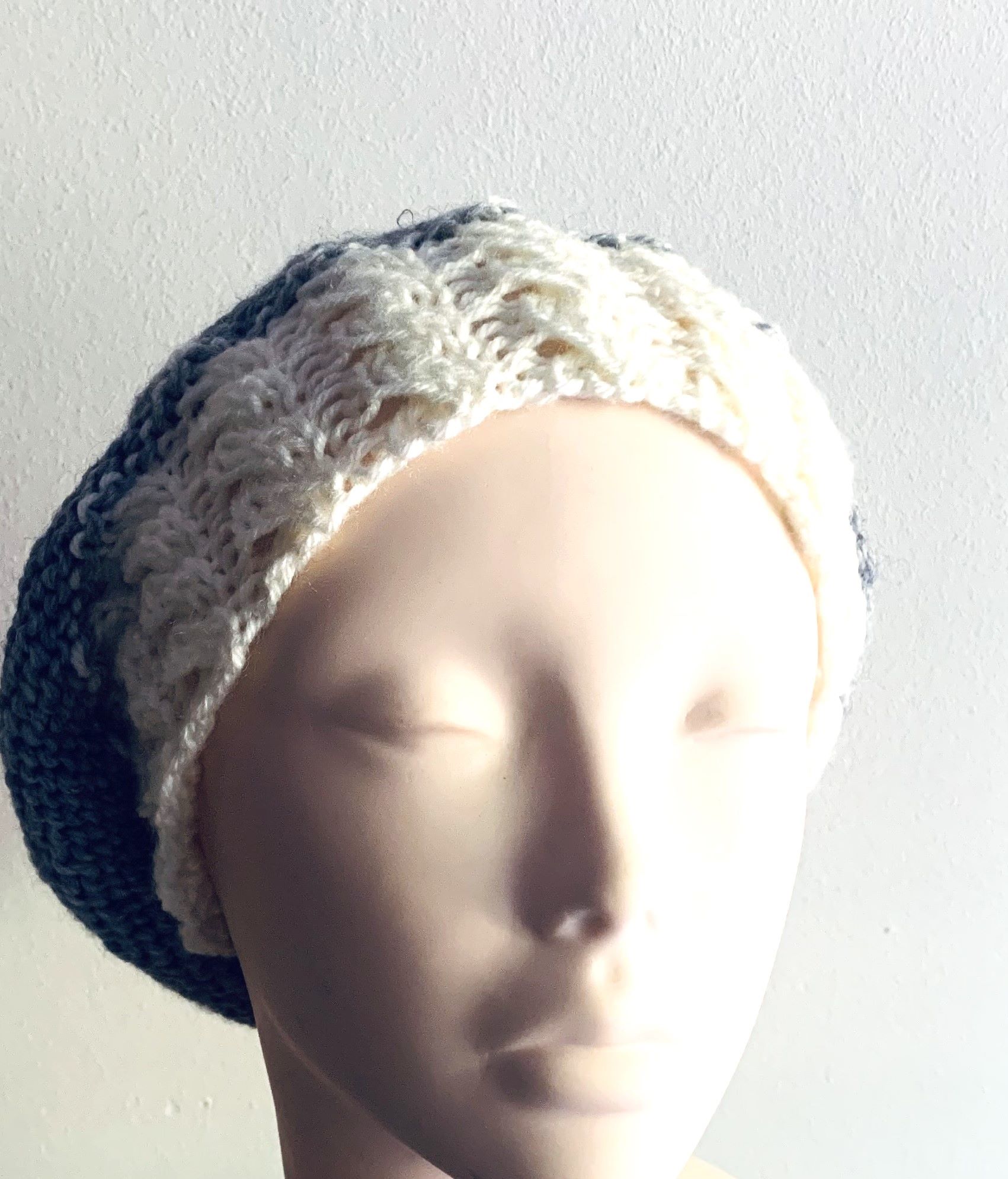 GORRO LANA GOIC DISEÑOS GRIS CLARO TEJIDO A MANO DISEÑO EXCLUSIVO - 3
