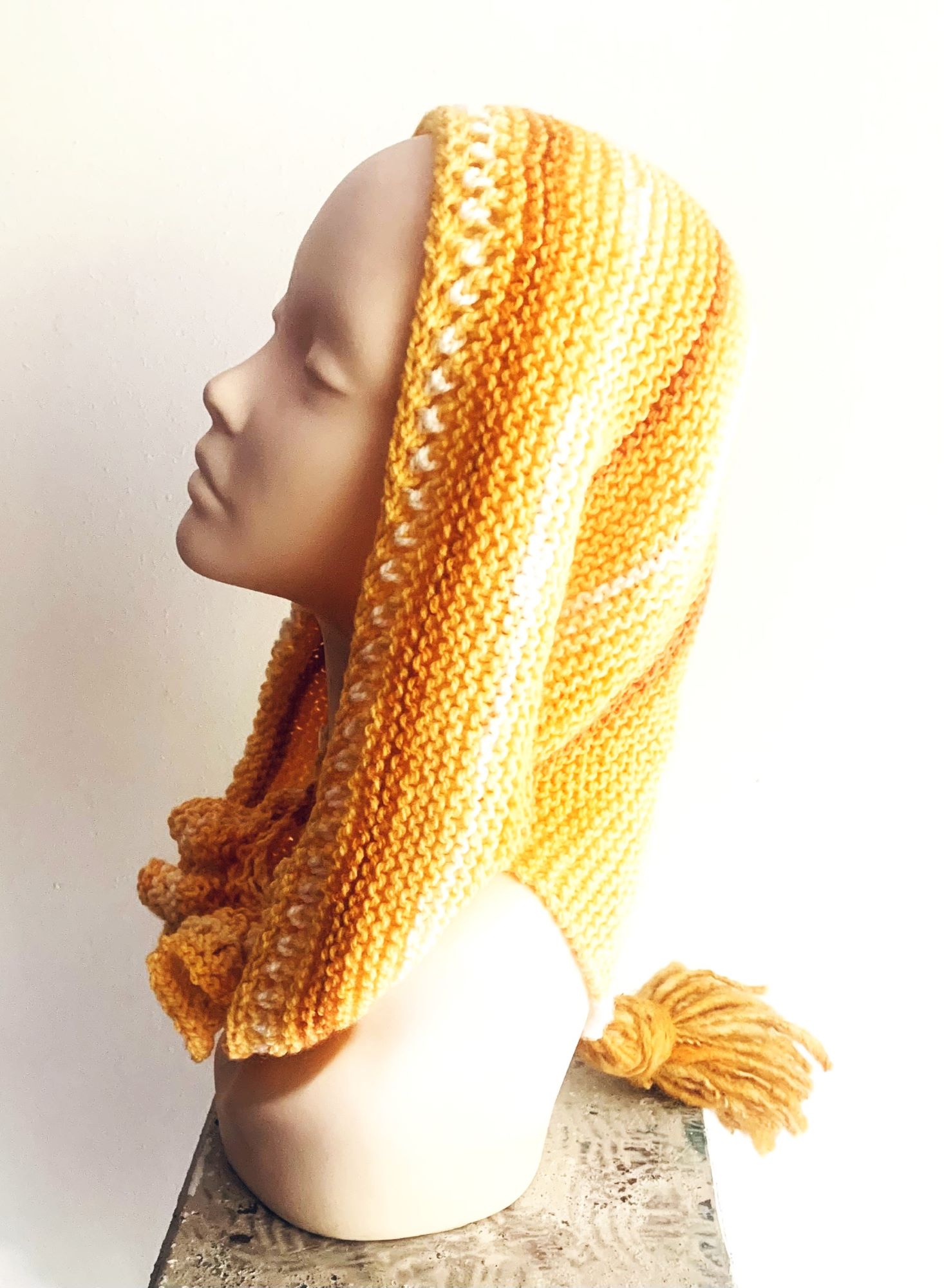 GORRO LANA GOIC DISEÑOS AMARILLO TEJIDO A MANO DISEÑO EXCLUSIVO - 1