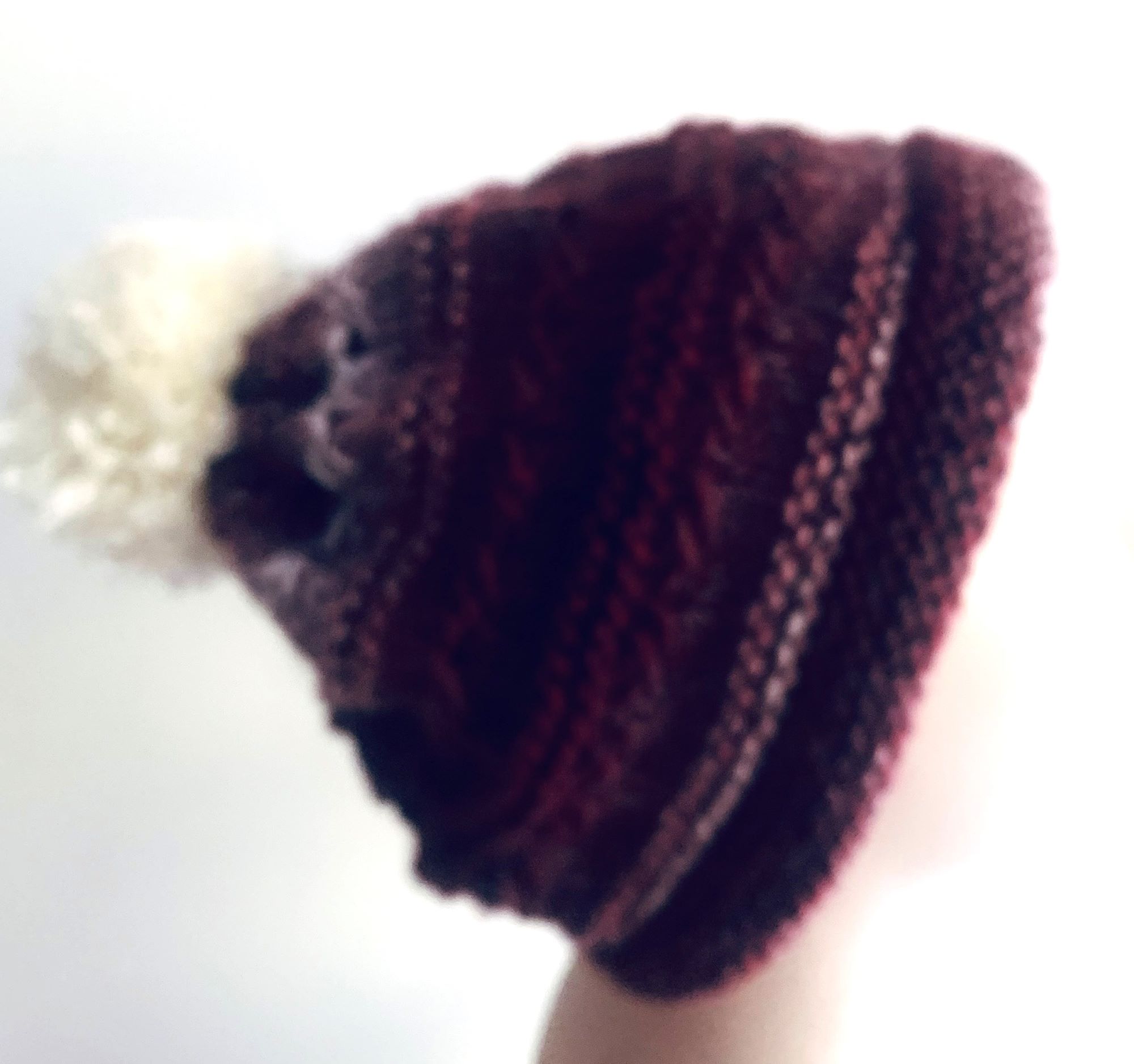 GORRO LANA GOIC DISEÑOS ROJO BERMELLON TEJIDO A MANO DISEÑO EXCLUSIVO - 3