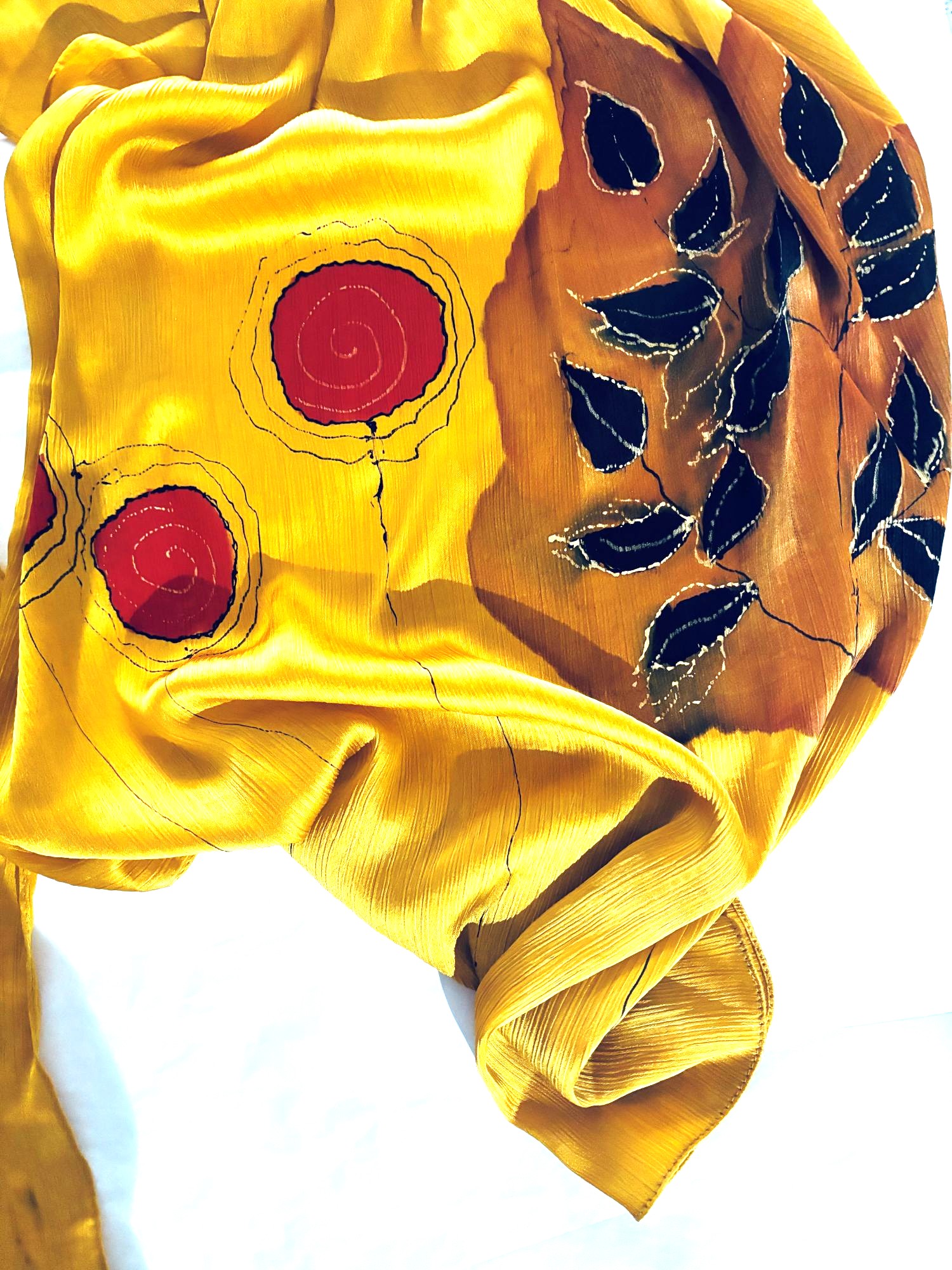 PAÑUELO SEDA GOIC DISEÑOS MOSTAZA HECHO A MANO DISEÑO EXCLUSIVO - 3