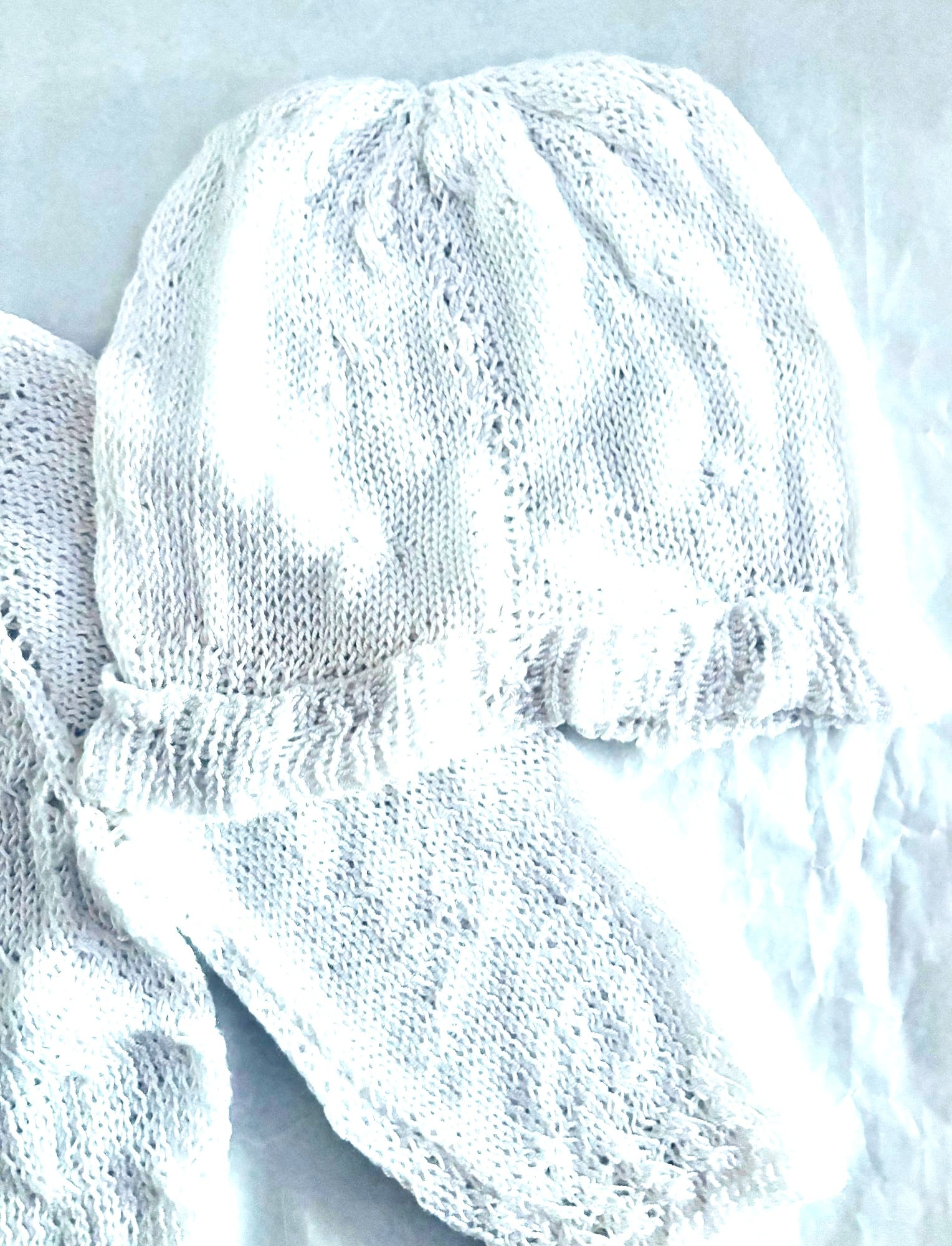 CHALECO UNISEX BLANCO CON GORRO BEBE HECHO A MANO DISEÑO EXCLUSIVO - 3