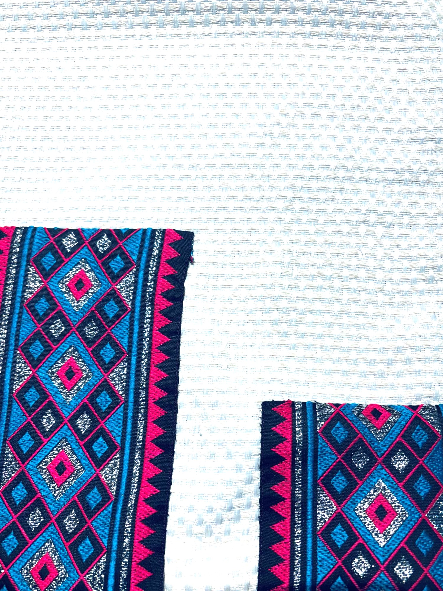 CAMINO DE MESA HECHO A MANO DISEÑO EXCLUSIVO - 2