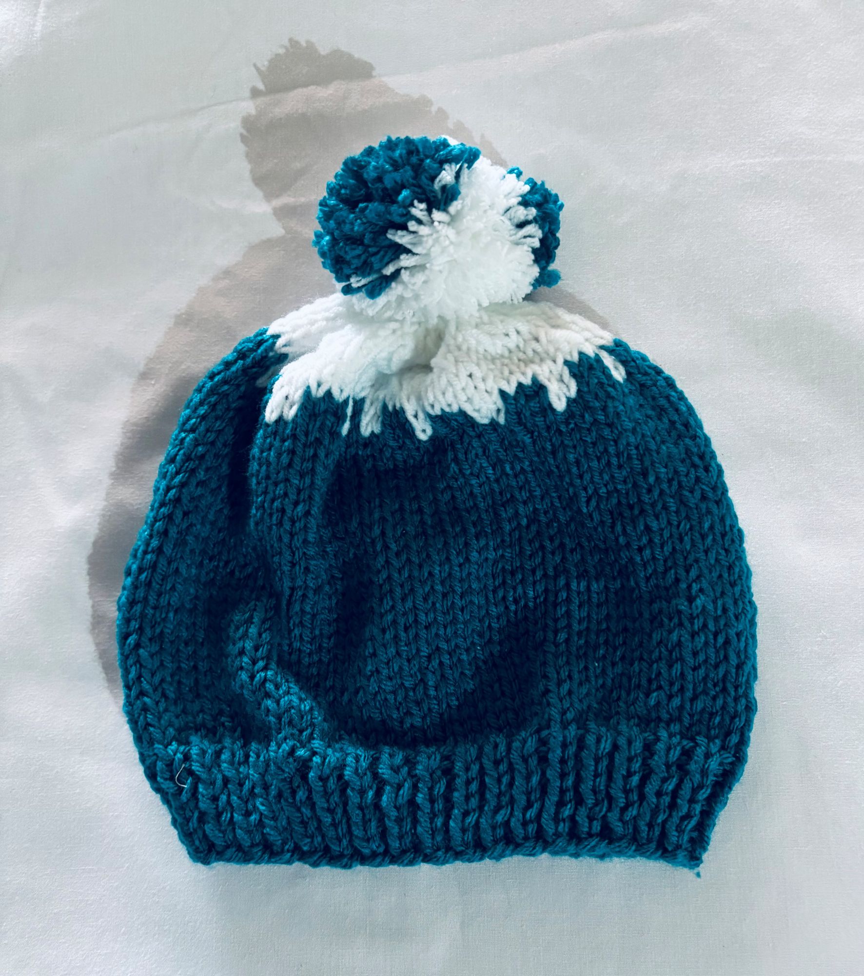 GORRO DE LANA TEJIDO A MANO DISEÑO EXCLUSIVO - 1