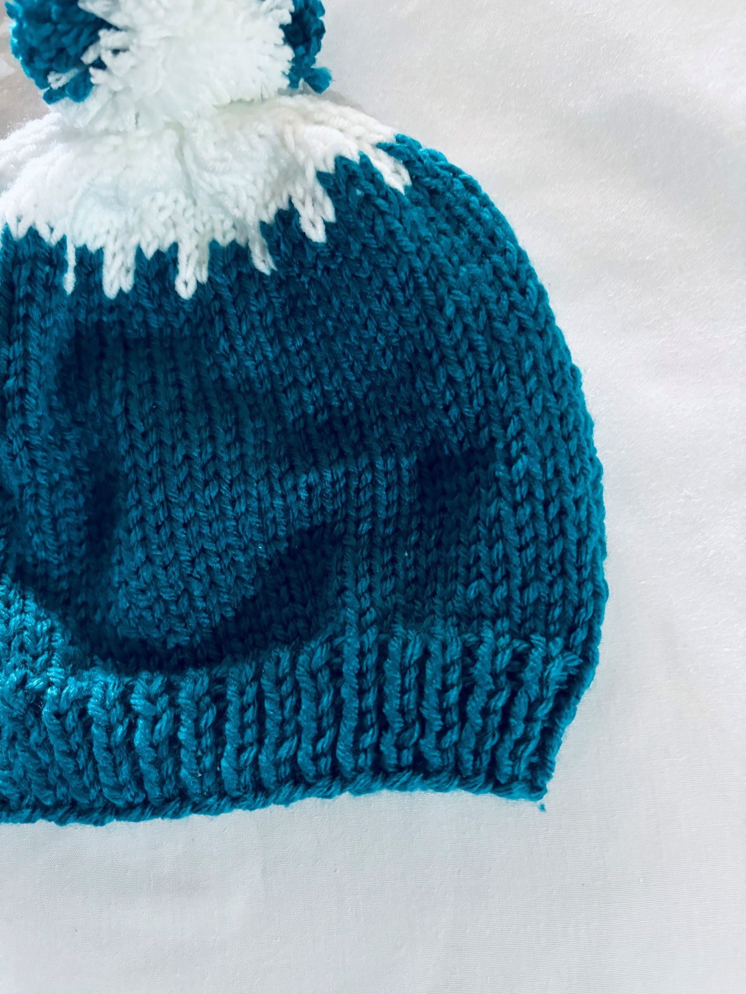 GORRO DE LANA TEJIDO A MANO DISEÑO EXCLUSIVO - 2