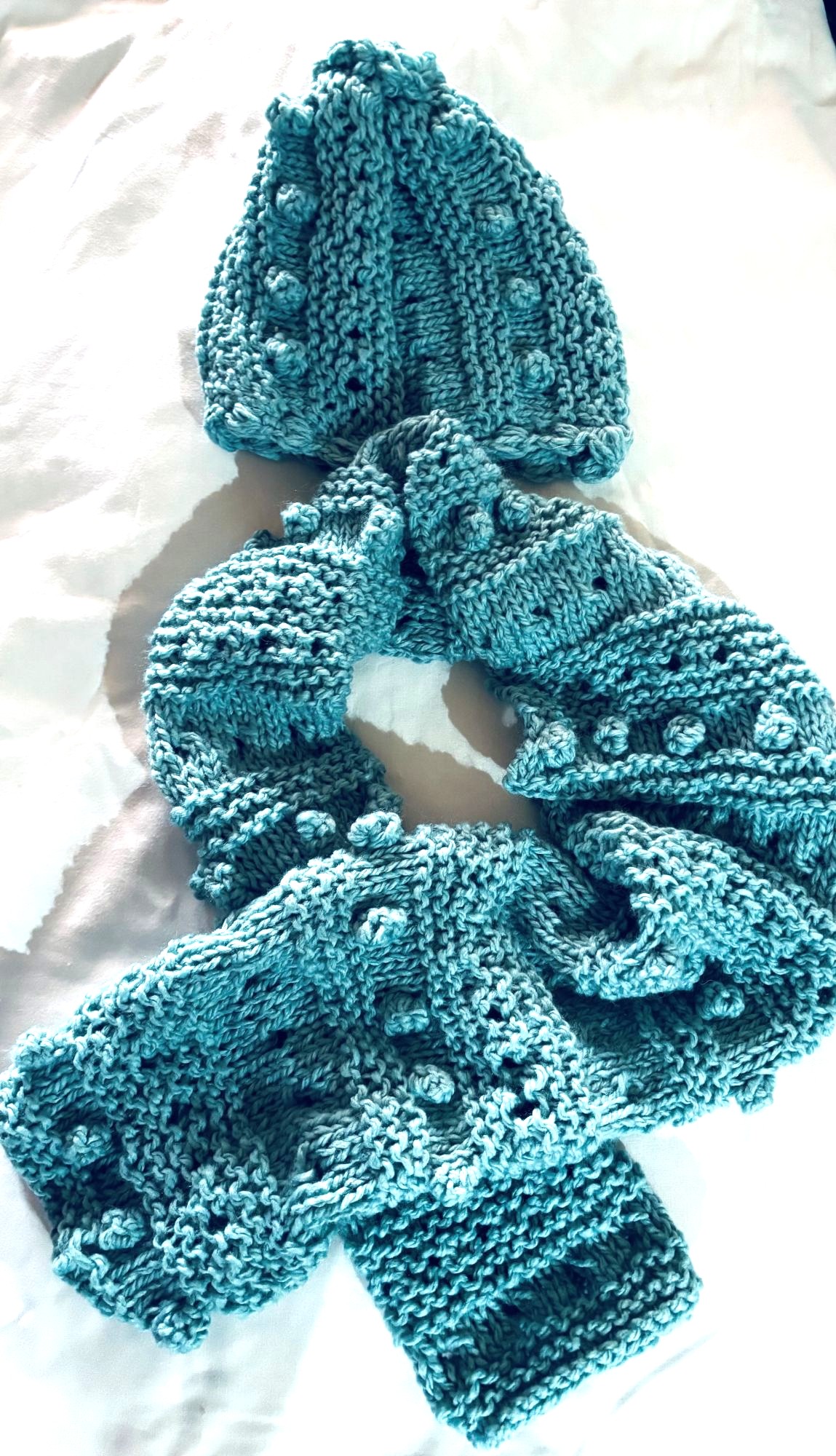 CONJUNTO GORRO Y CUELLO HECHO A MANO DISEÑO EXCLUSIVO - 1