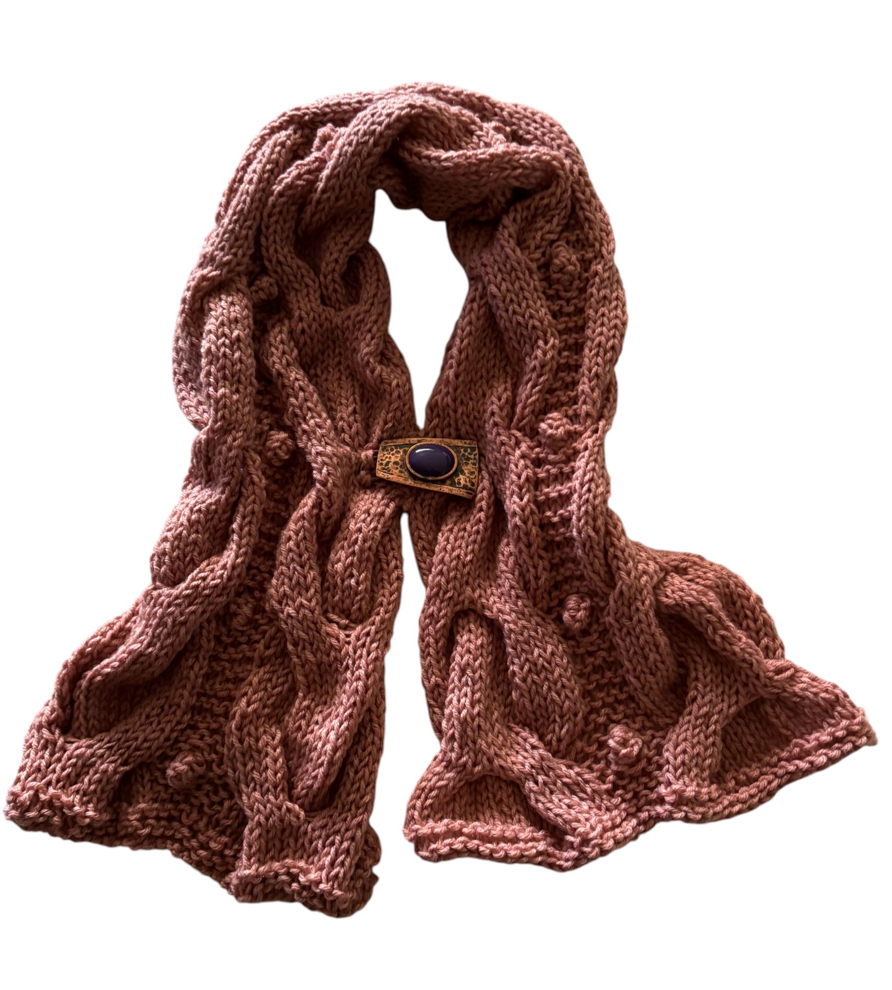 CUELLO DE LANA TEJIDO A MANO CON PRENDEDOR DE COBRE DISEÑO EXCLUSIVO - 1