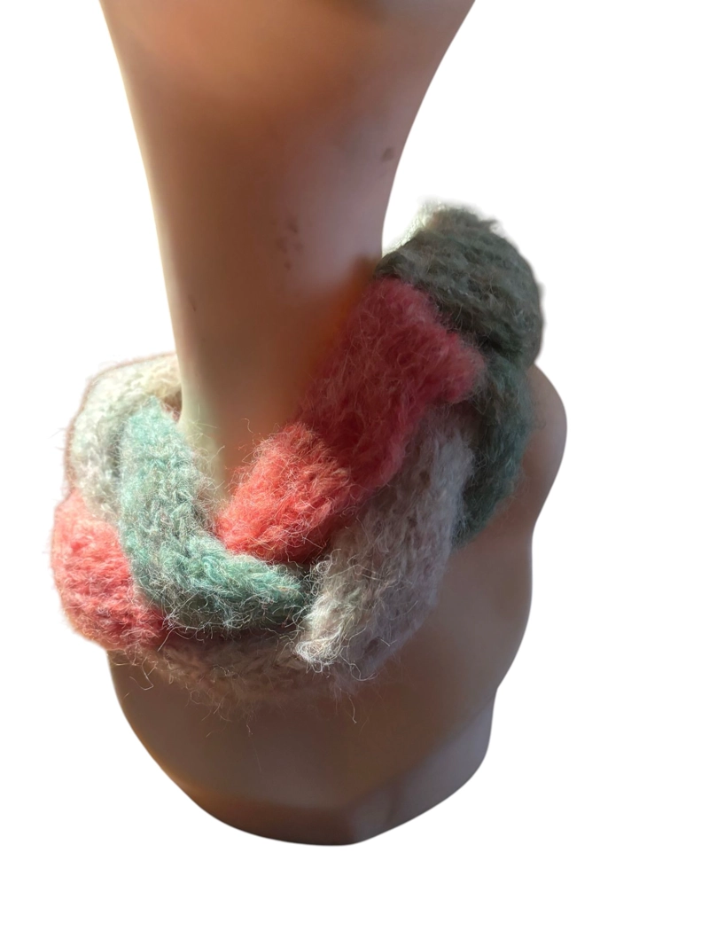 CUELLO DE LANA MOHAIR TEJIDO A MANO DISEÑO EXCLUSIVO - 1