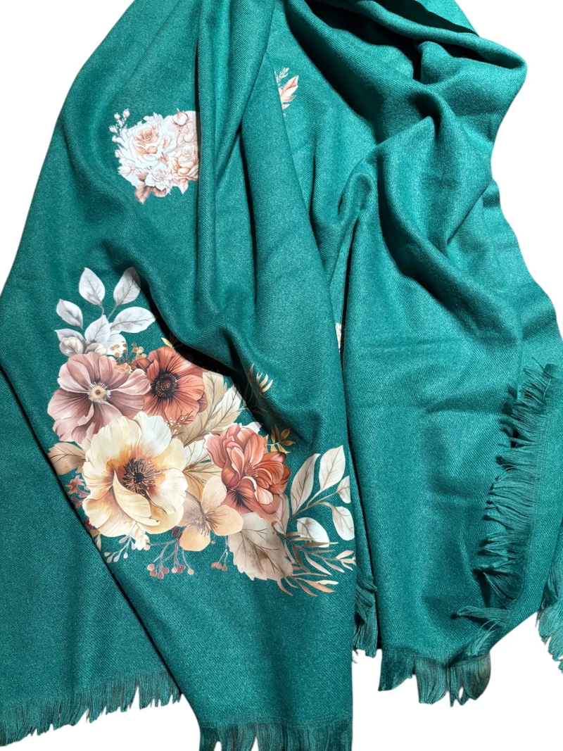 CHAL DE LANILLA HECHO A MANO DISEÑO EXCLUSIVO - 3