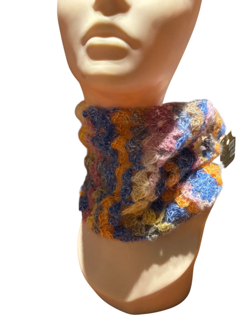 CUELLO DE LANA MOHAIR TEJIDO A MANO DISEÑO EXCLUSIVO - 2