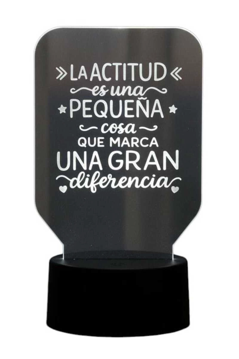 LAMPARA ILUSION 3D FRASE: LA ACTITUD ES UNA PEQUEÑA... DE 7 COLORES - 1