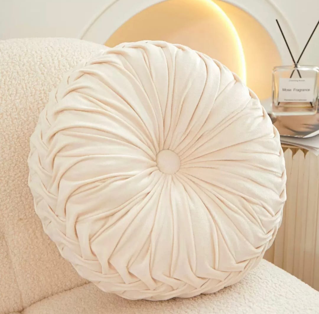 COJIN DECORATIVO REDONDO CON PLIEGUES BLANCO 35X35CM ELEGANTE Y SOFISTICADO - 2