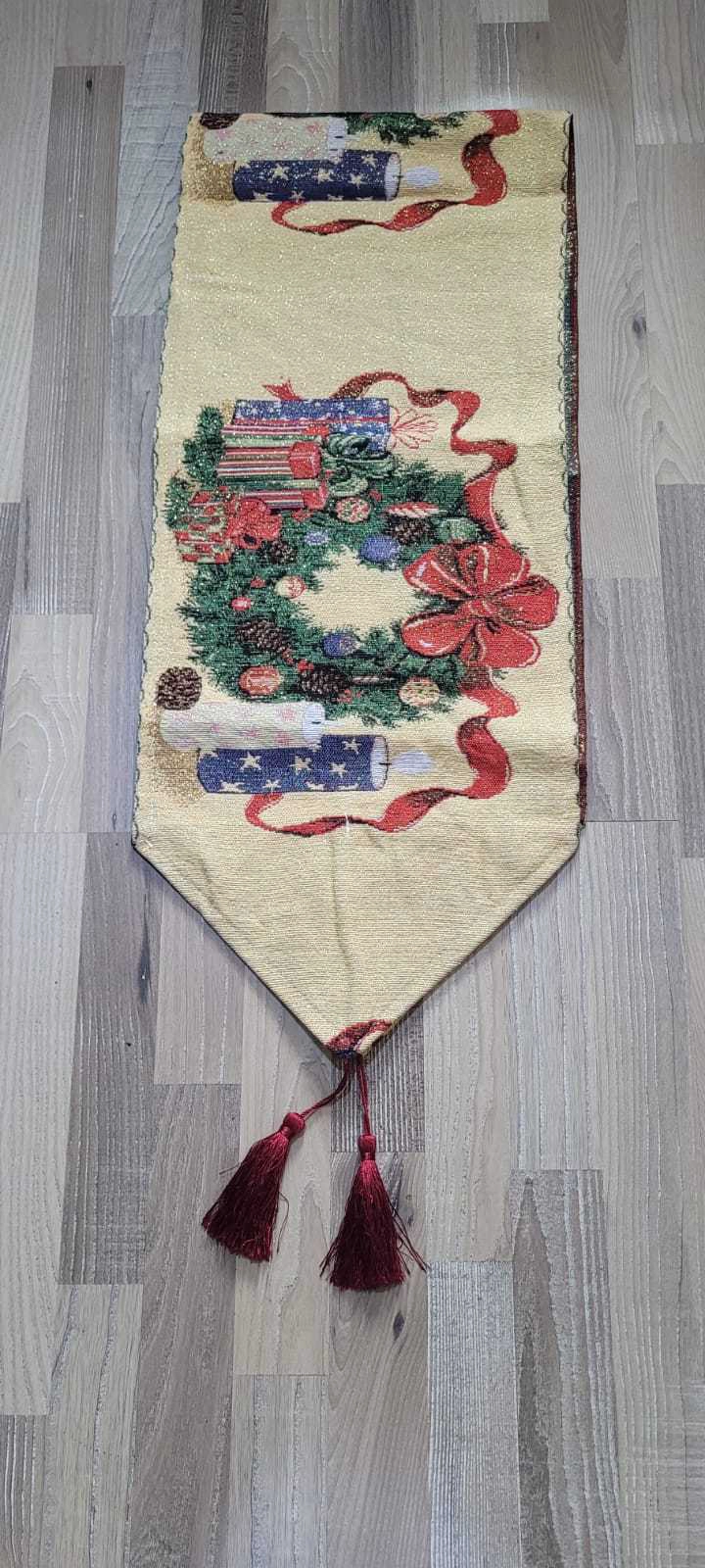CAMINO DE MESA DE NAVIDAD BEIGE CON BORLAS DECORATIVAS 30X180CM - 3