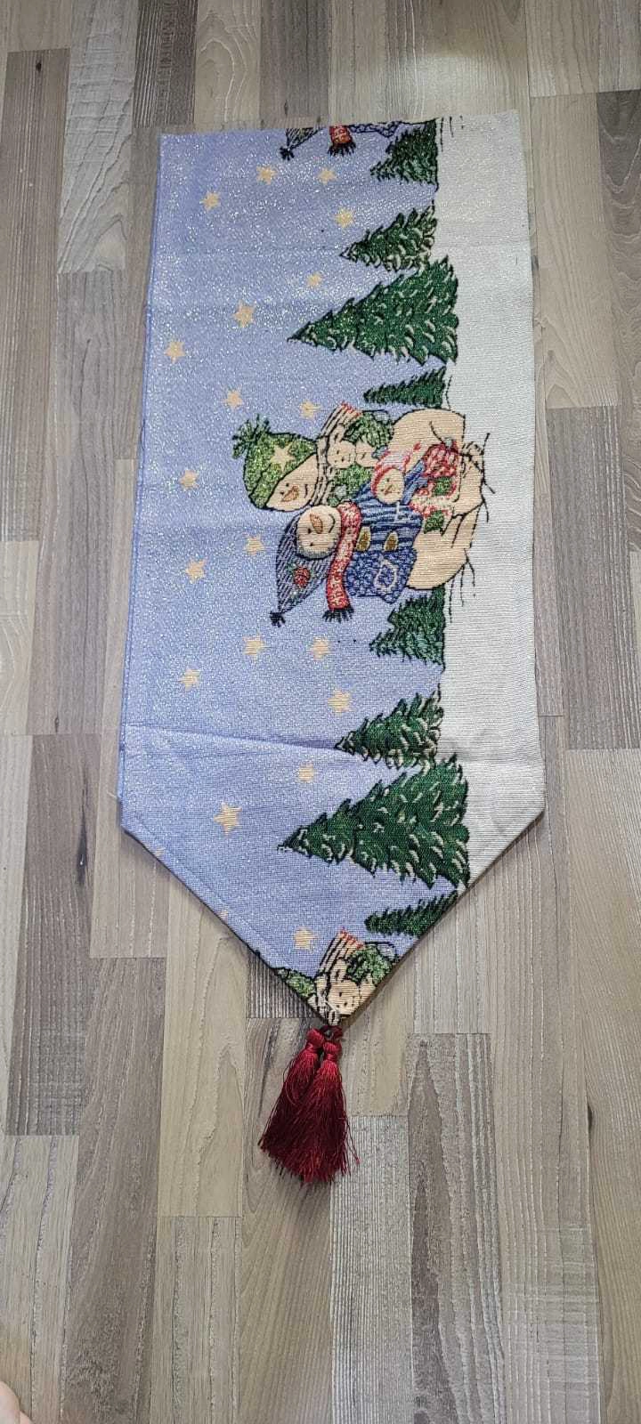 CAMINO DE MESA DE NAVIDAD AZUL CON BORLAS DECORATIVAS 30X180CM - 4